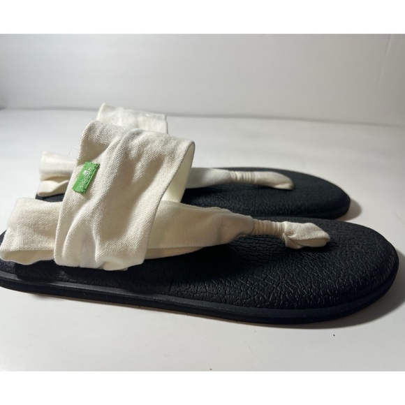 Sanuk Women's Black and White Sandals - Picture 4 of 7